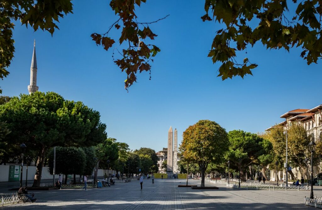 beyazıt meydanı ndan taksim meydanı na bellek mekanları